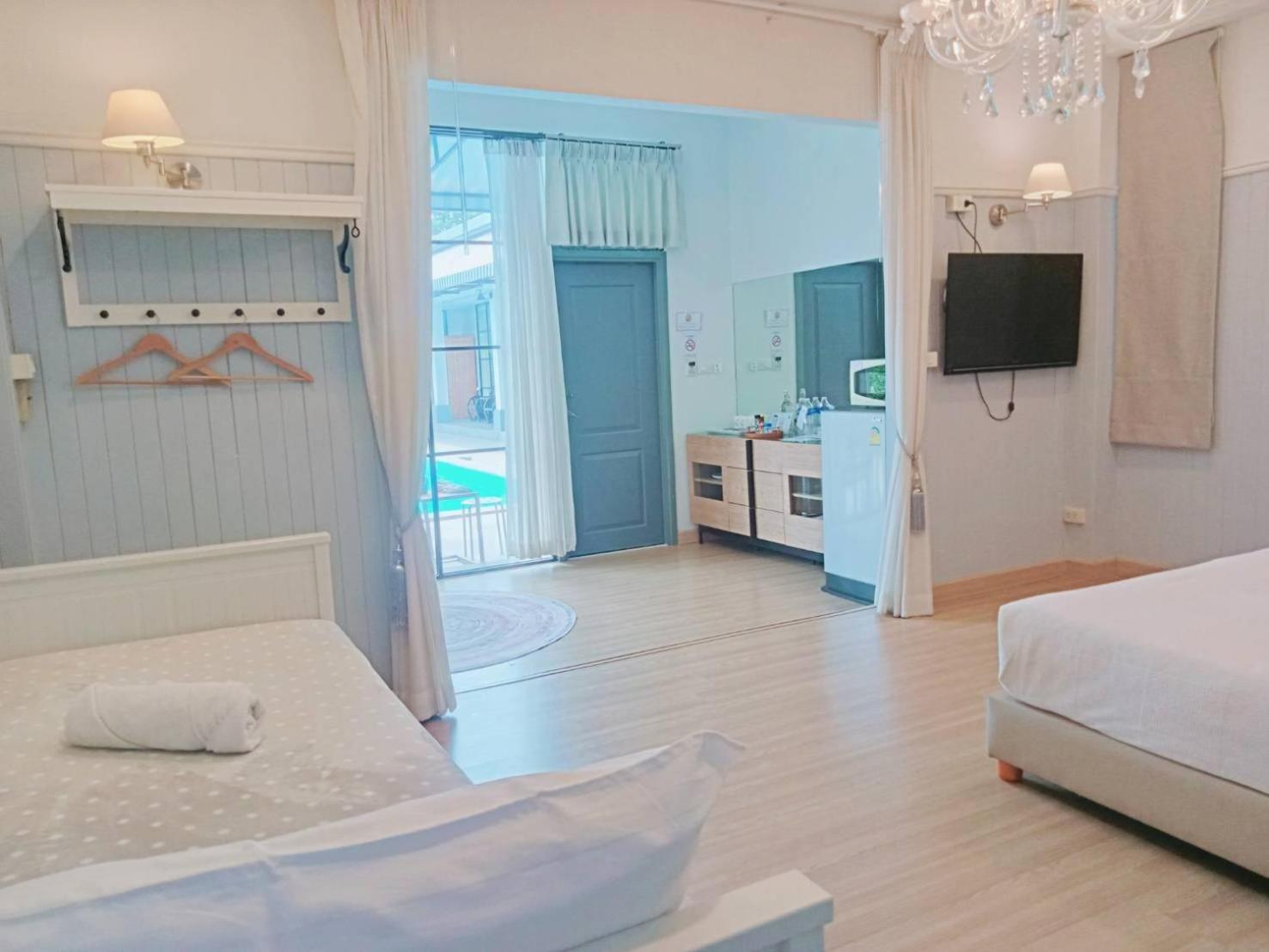 La Riva Boutique Hotel Kamphaeng Phet Exterior photo