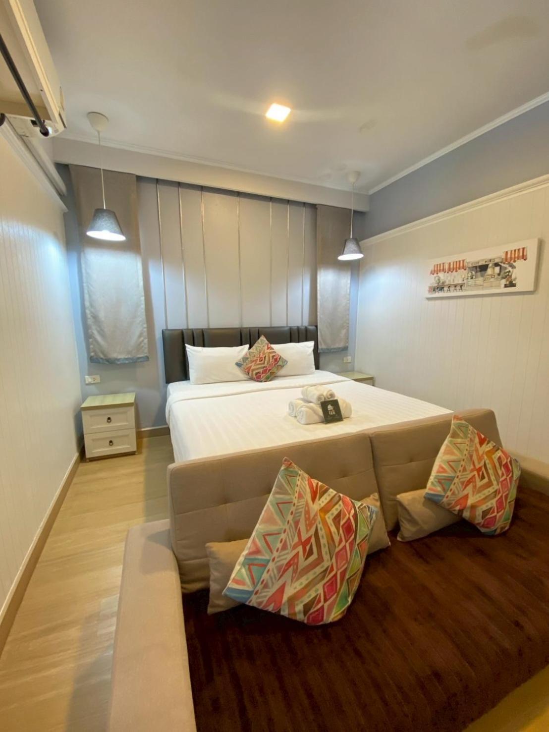 La Riva Boutique Hotel Kamphaeng Phet Exterior photo